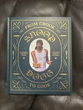 Snoop Dogg From Crook to Cook Cookbook - Green